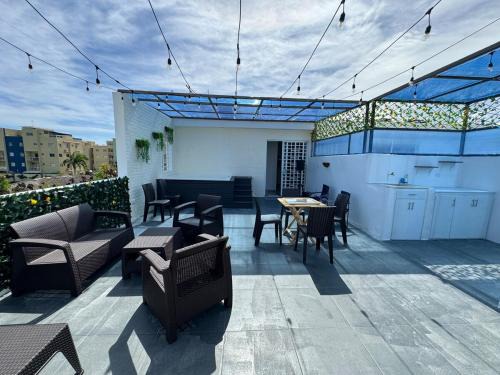 3BR apartment with Private Terrace and Jacuzzi 3mins from the Beach