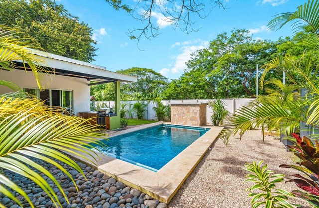 3BR Beach House w/Pool - Las Palmitas