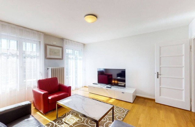 3BR city flat near Bellevue! SF6