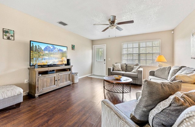 3BR Coastal Escape Near Beaches, Golf & Shops