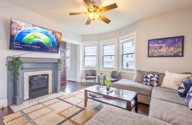 3BR Downtown Home w/King Bed, Porch, Firepit,Grill