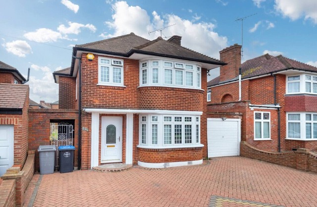 3BR Home | Free Parking | Queensbury Underground