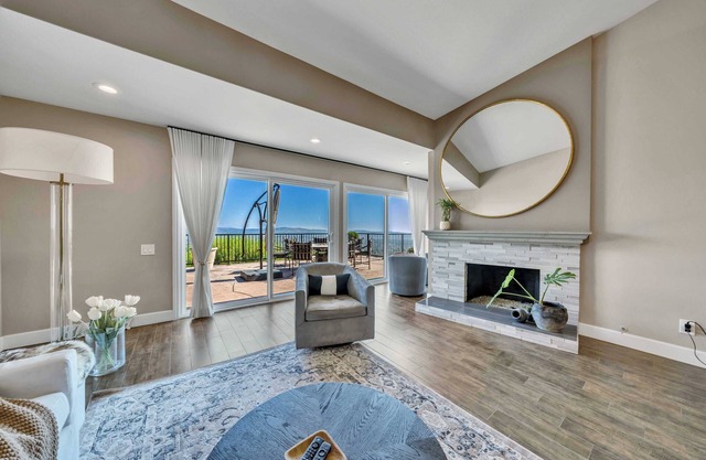 3BR Home in a Prestigious Community｜Dedicated Workspace｜Mainfloor Bedroom #42216