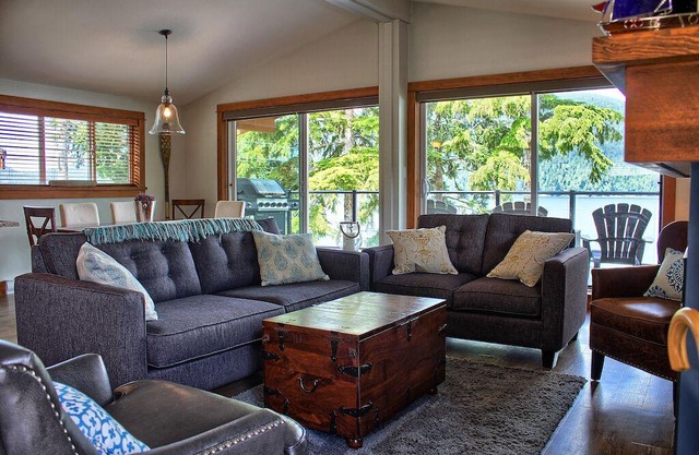 3BR - Ocean Front - Pet Friendly - Sleeps 6