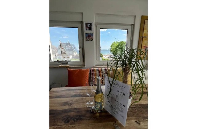 3BR penthouse apt on the beach with sea view & balcony