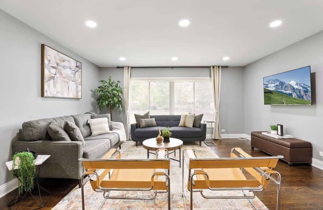 3BR w/Large Yard + Near Mall | LCP Collection