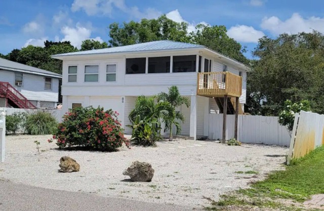 3Mi 2 Beach Updated in 2023 Spacious Private Baths Kit Close to 20 Restaurants