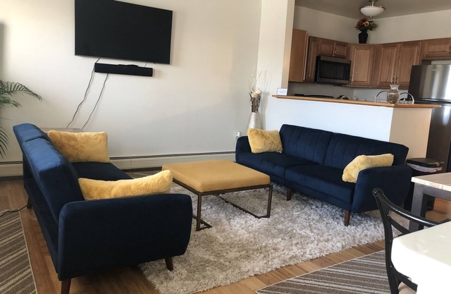 3rd Floor- Lovely, spacious, modern 1-bedroom apt.