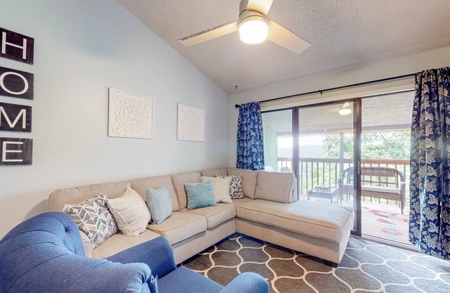 3rd-floor valley-view condo with 2 outdoor pools, balcony, BBQ area, W/D, AC