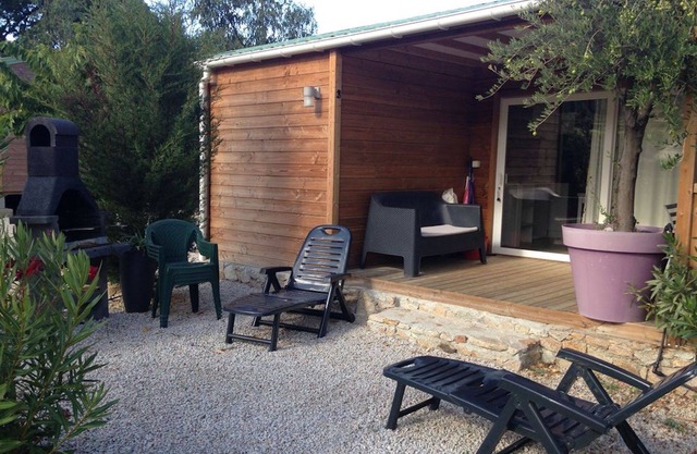 4/6-person CLIMATIZED WOODEN CHALET, near Algajola beach, countryside & village views