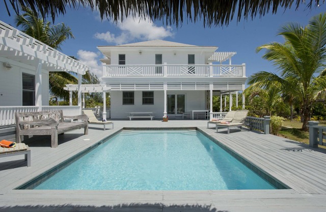 4-Acre Estate on Banks Rd, House & Guest cottage, Pool, Calm Protected Beach