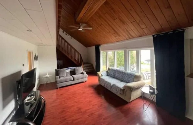 4 Bdr House with Lakeview, outdoor entertainment area, backyard with fire pit