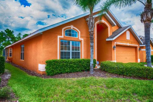 4 Bed, 3 Bath Villa in Gated Community
