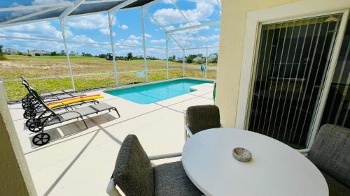 4 Bed Pool Home On Golf Community 626