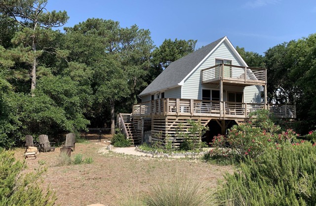 4 Bedroom 2 Bath beach retreat, quiet beaches of Southern Shores. Pets invited.