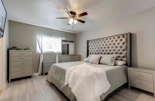 4-bedroom-20 minutes from Airport & Riverwalk Space for everyone bring them all!