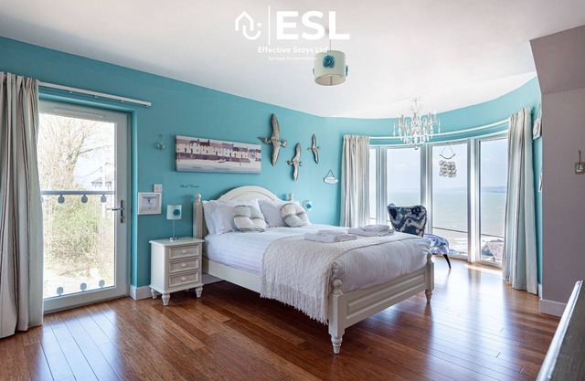 4 Bedroom/4 Bathroom Home Overlooking New Quay Sea