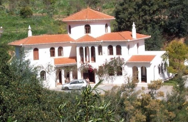 4 Bedroom, 4 Bathroom Villa with Own Pool in Private Valley