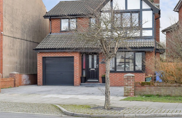 4 bedroom accommodation in Knott End-on-Sea, near Poulton-le-Fylde