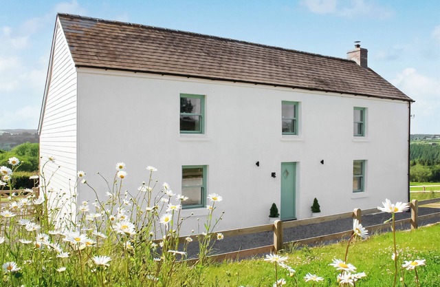 4 bedroom accommodation in Bwlch y Groes
