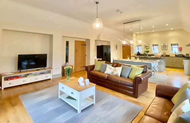 4 bedroom accommodation in Doynton, near Bath