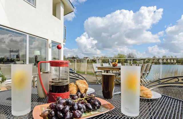 4 bedroom accommodation in Somerford Keynes, near Cirencester