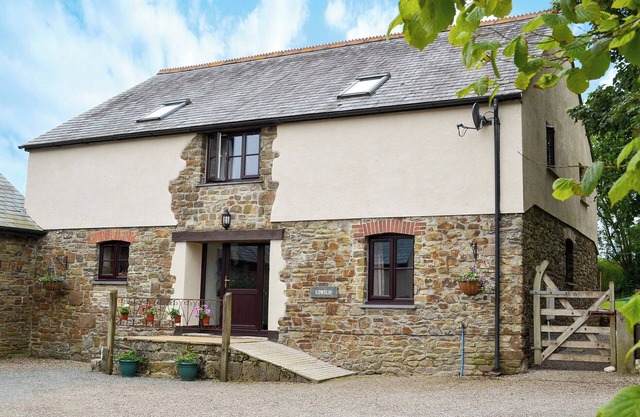 4 bedroom accommodation in Bradworthy, near Hartland