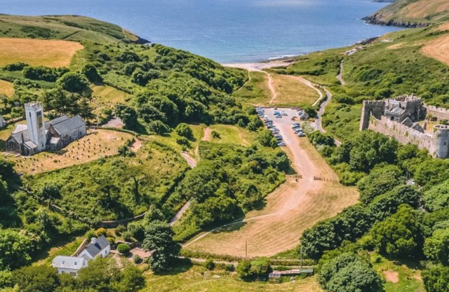 4 bedroom accommodation in Manorbier