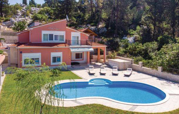 4 bedroom accommodation in Peracko Blato