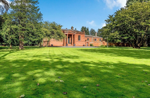 4 bedroom accommodation in Crosby-on-Eden, near Carlisle