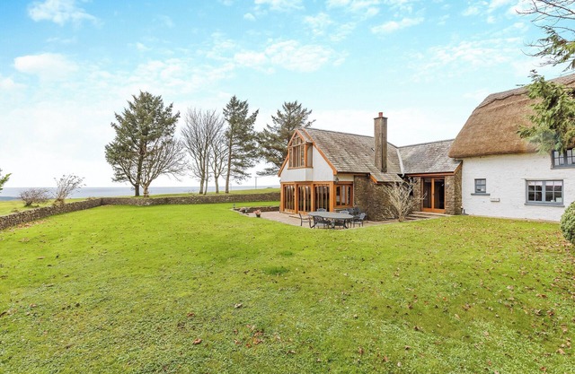 4 bedroom accommodation in Clovelly