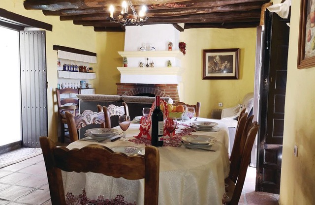 4 bedroom accommodation in Jubrique