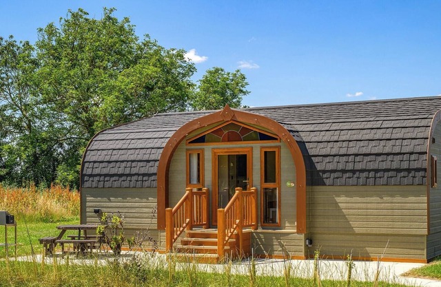 4 bedroom accommodation in Retford