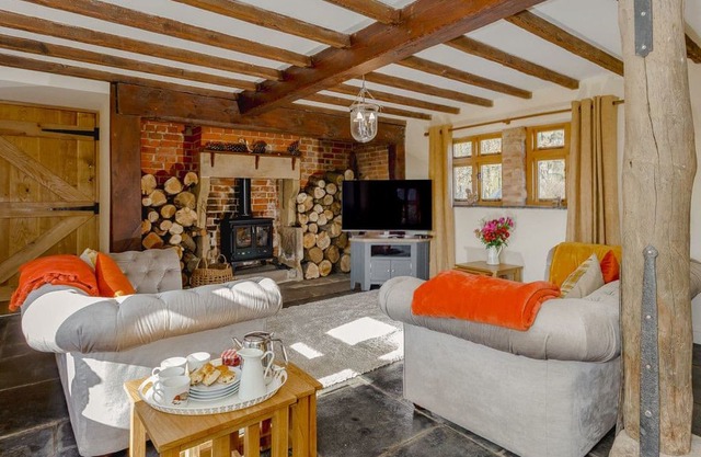 4 bedroom accommodation in Sutton-on-the-Hill, near Ashbourne