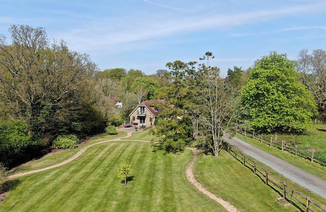 4 bedroom accommodation in Catsfield, near Battle
