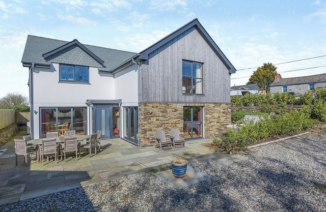 4 bedroom accommodation in Pendoggett, near Port Isaac