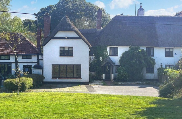 4 bedroom accommodation in Exeter