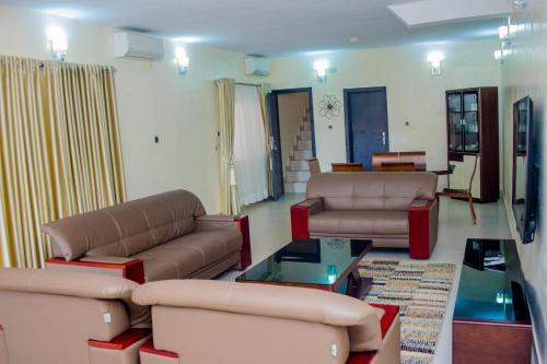 4 Bedroom all ensuite "Milk & Honey" Home in Adeniyi Jones Ikeja