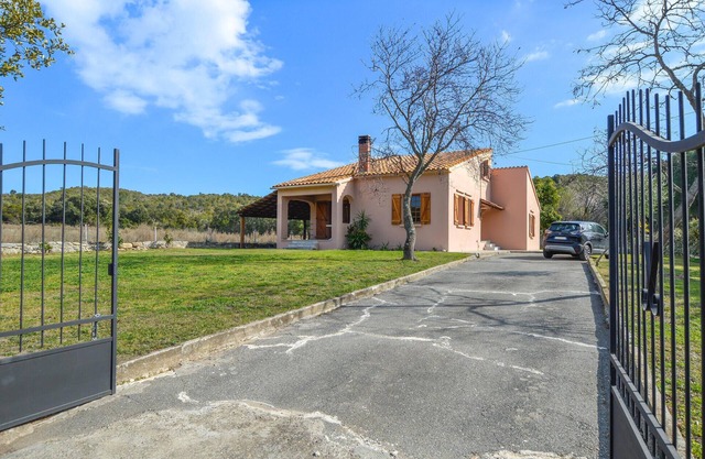 4 bedroom awesome home in Pancheraccia