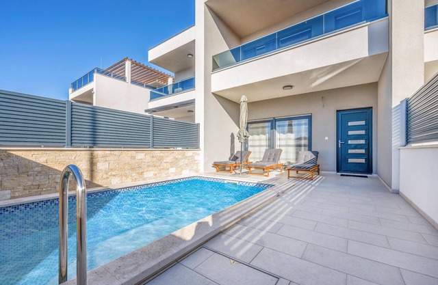 4 bedroom awesome home in Srima
