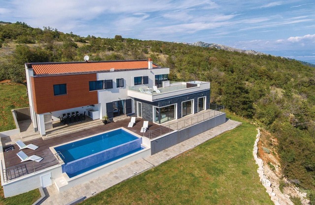 4 bedroom beautiful home in Labin