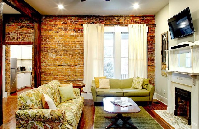 4 Bedroom Beauty in Historic Building
