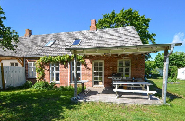 4 bedroom cozy home in Anholt