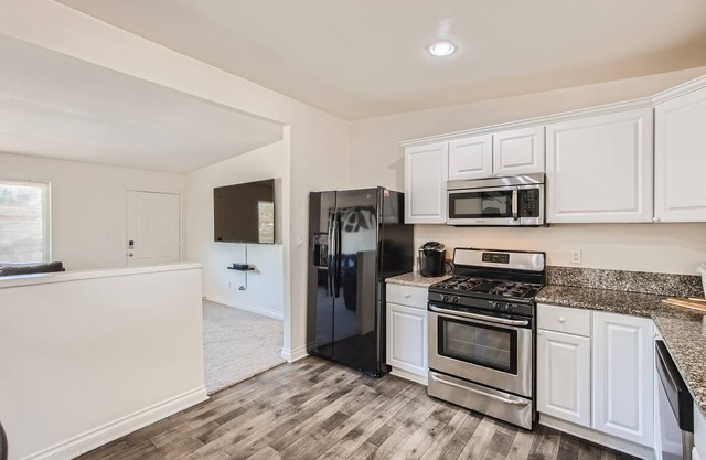 4 Bedroom family friendly home just 15 min to Oceanside Beaches