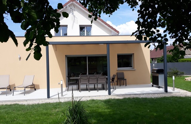 4 Bedroom Private vacation home in Savigny-en-Revermont