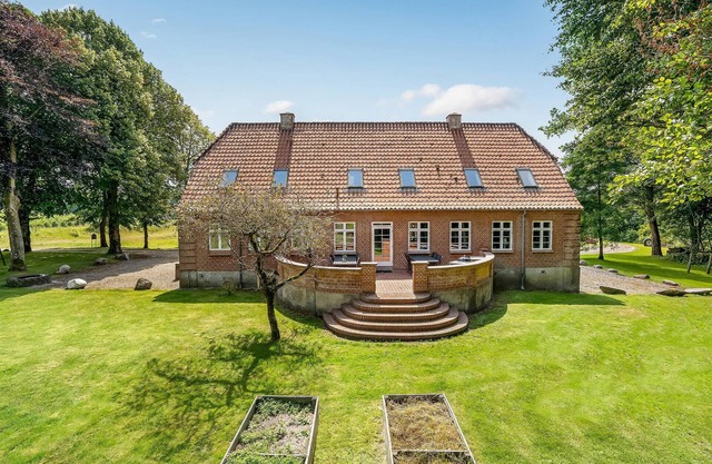 4 bedroom gorgeous home in Gadbjerg