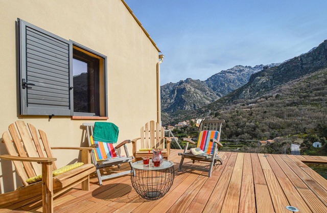 4 bedroom gorgeous home in Feliceto