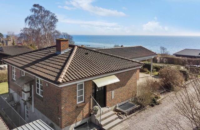 4 bedroom gorgeous home in Rude