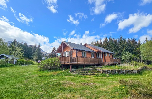 4 bedroom gorgeous home in Vega