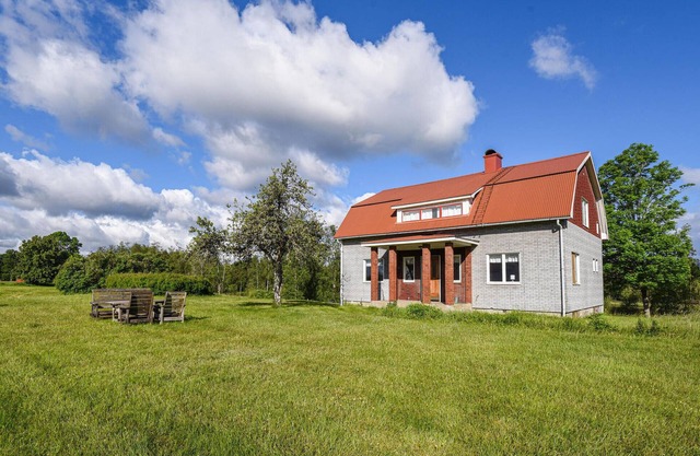 4 bedroom gorgeous home in Kalv